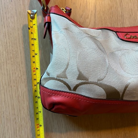 Small Coach Poppy Purse with gold accents - Picture 5 of 16